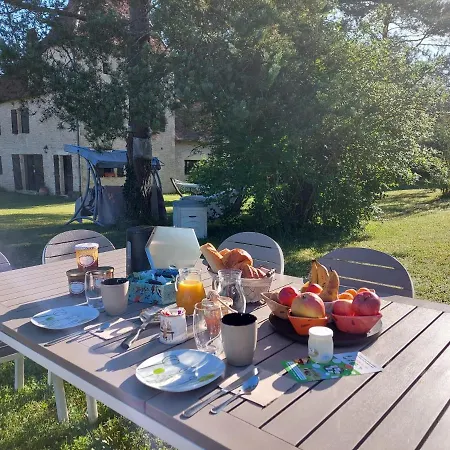 לינה וארוחת בוקר Ferme Des Petites Oreilles 4 Etoiles 3*